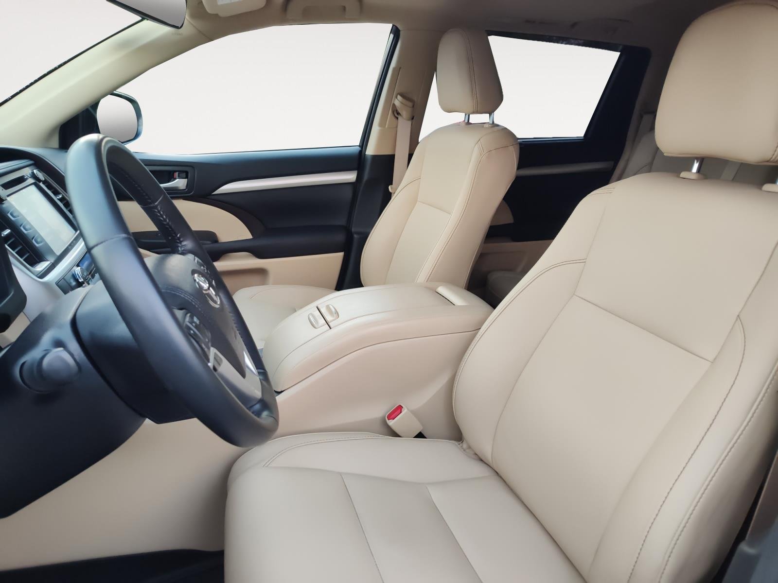 Used 2017 Blizzard Pearl Toyota XLE image 9