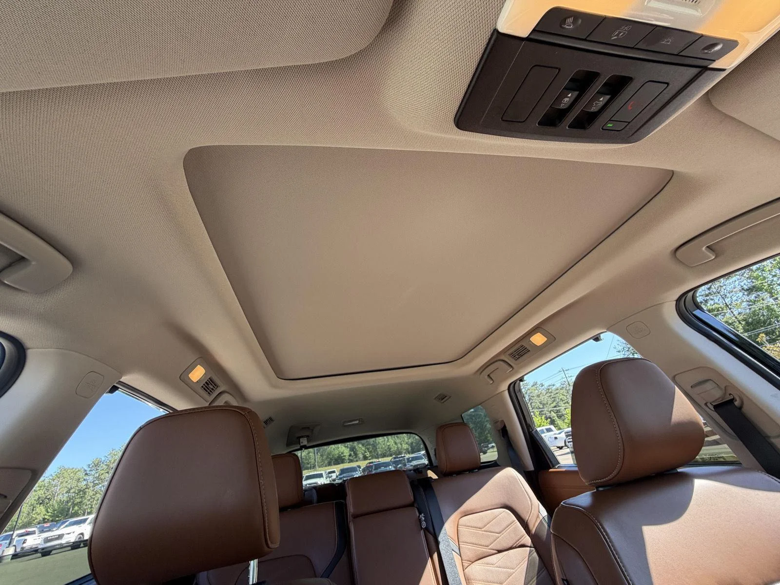 Used 2023 Super Black Nissan Platinum image 22