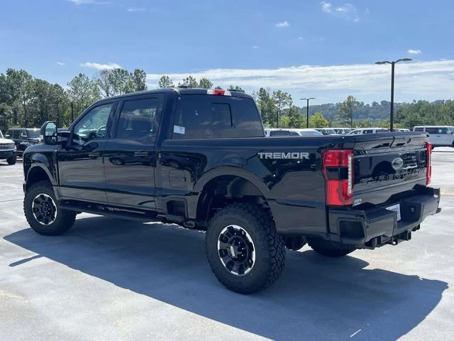 New 2026 Agate Black Metallic Ford XLT image 4