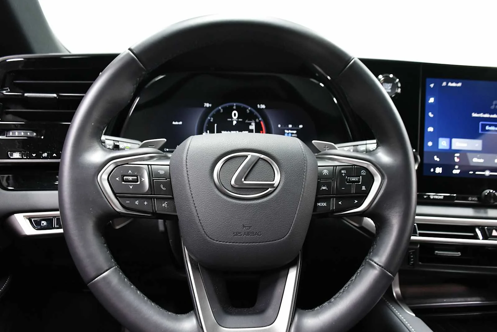 Used 2025 Eminent White Pearl Lexus  image 17
