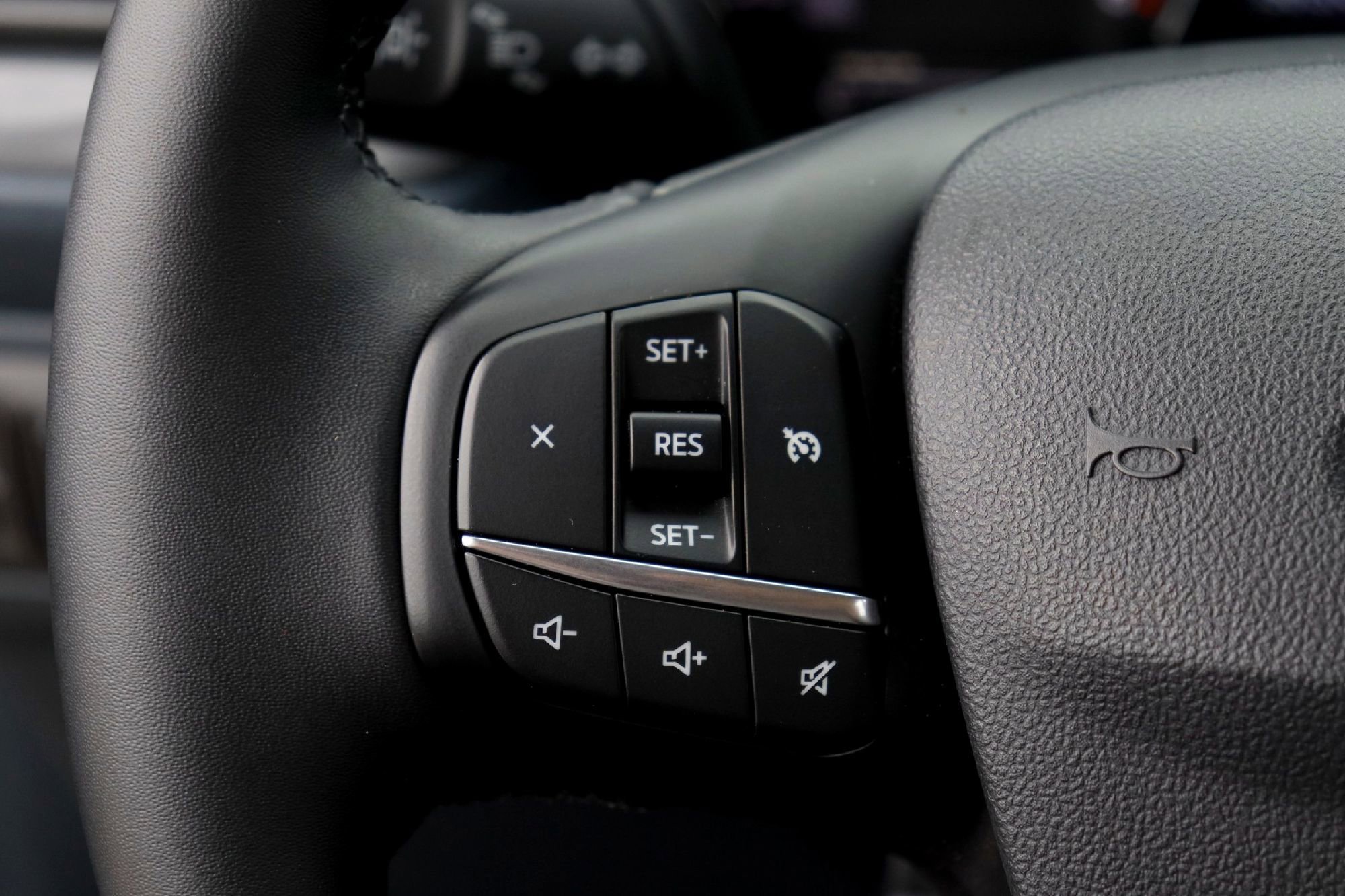 Used 2024 Cactus Gray Ford XLT Advanced image 12