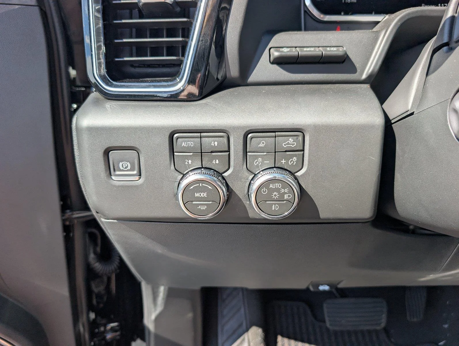 New 2026 Onyx Black GMC Denali Ultimate image 31