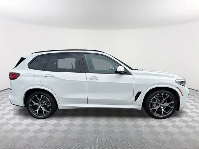 Used 2021 White BMW sDrive40i image 4