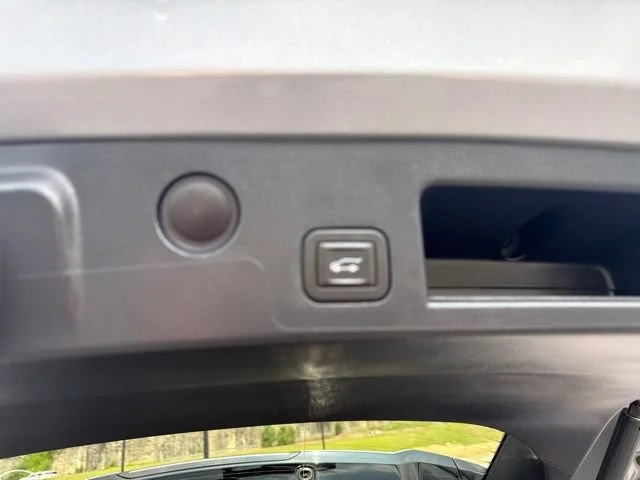 Used 2025 Sterling Gray Metallic Chevrolet LT image 21