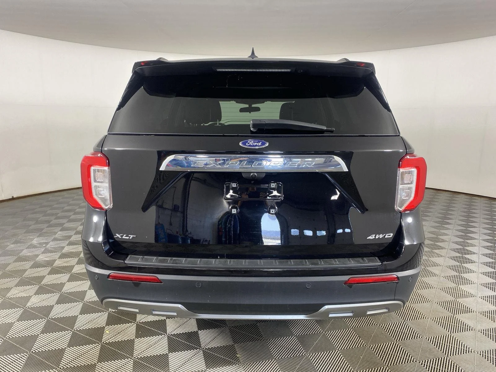 Used 2023 Agate Black Ford XLT image 16