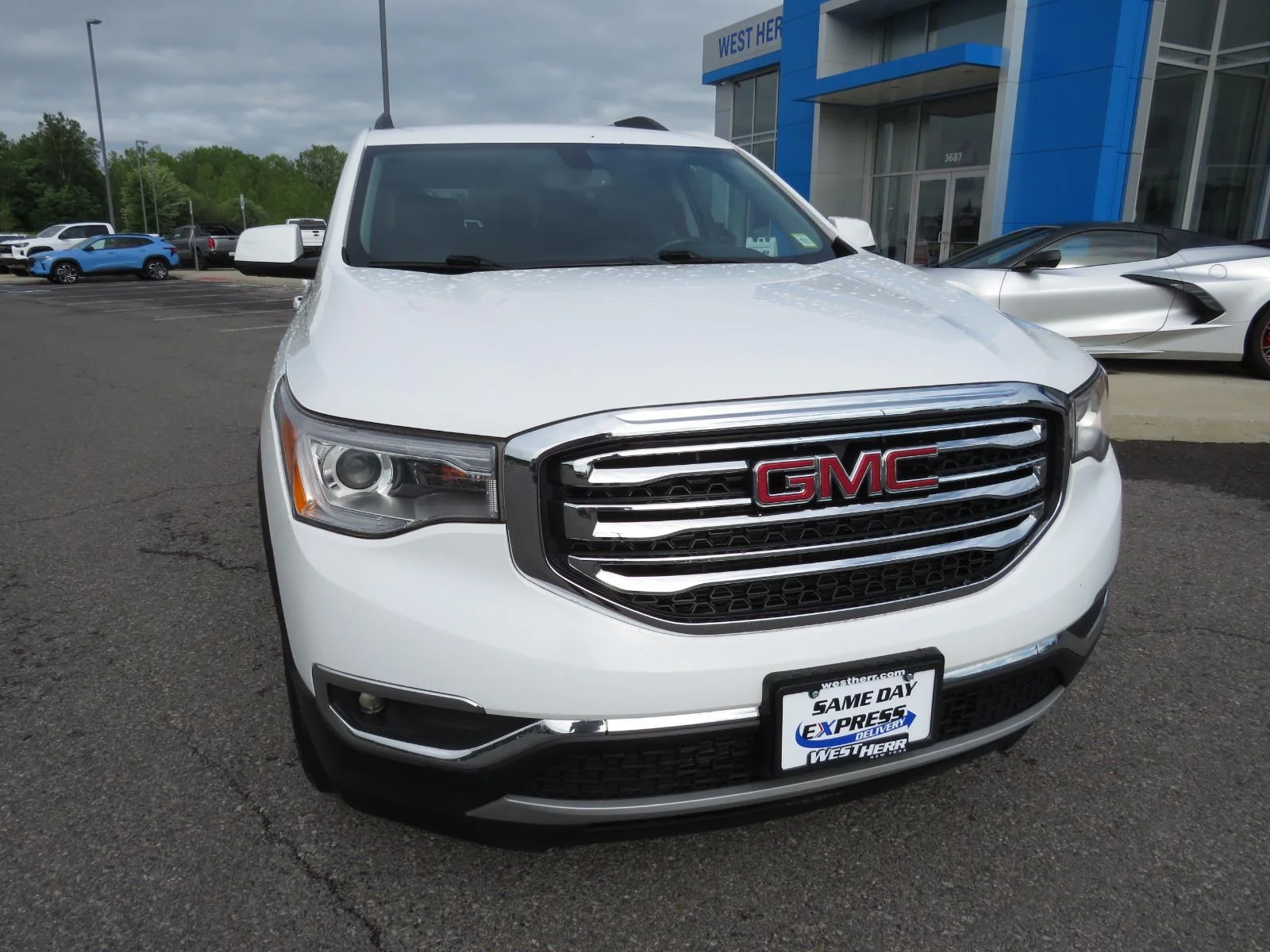 Used 2018 SUMMIT WHITE GMC SLT image 4