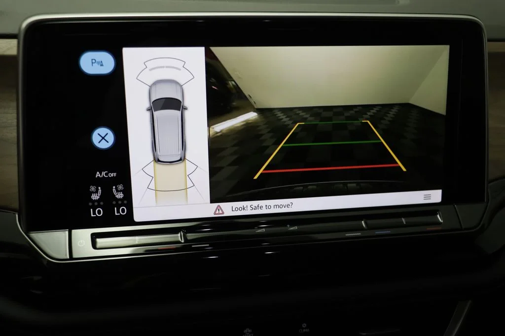 New 2026 Opal White Volkswagen SE w/Technology image 10