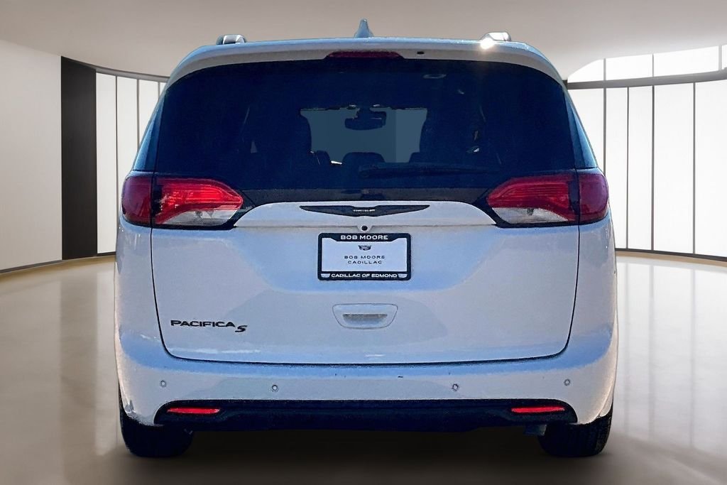 Used 2020 White Chrysler Touring L Plus image 4