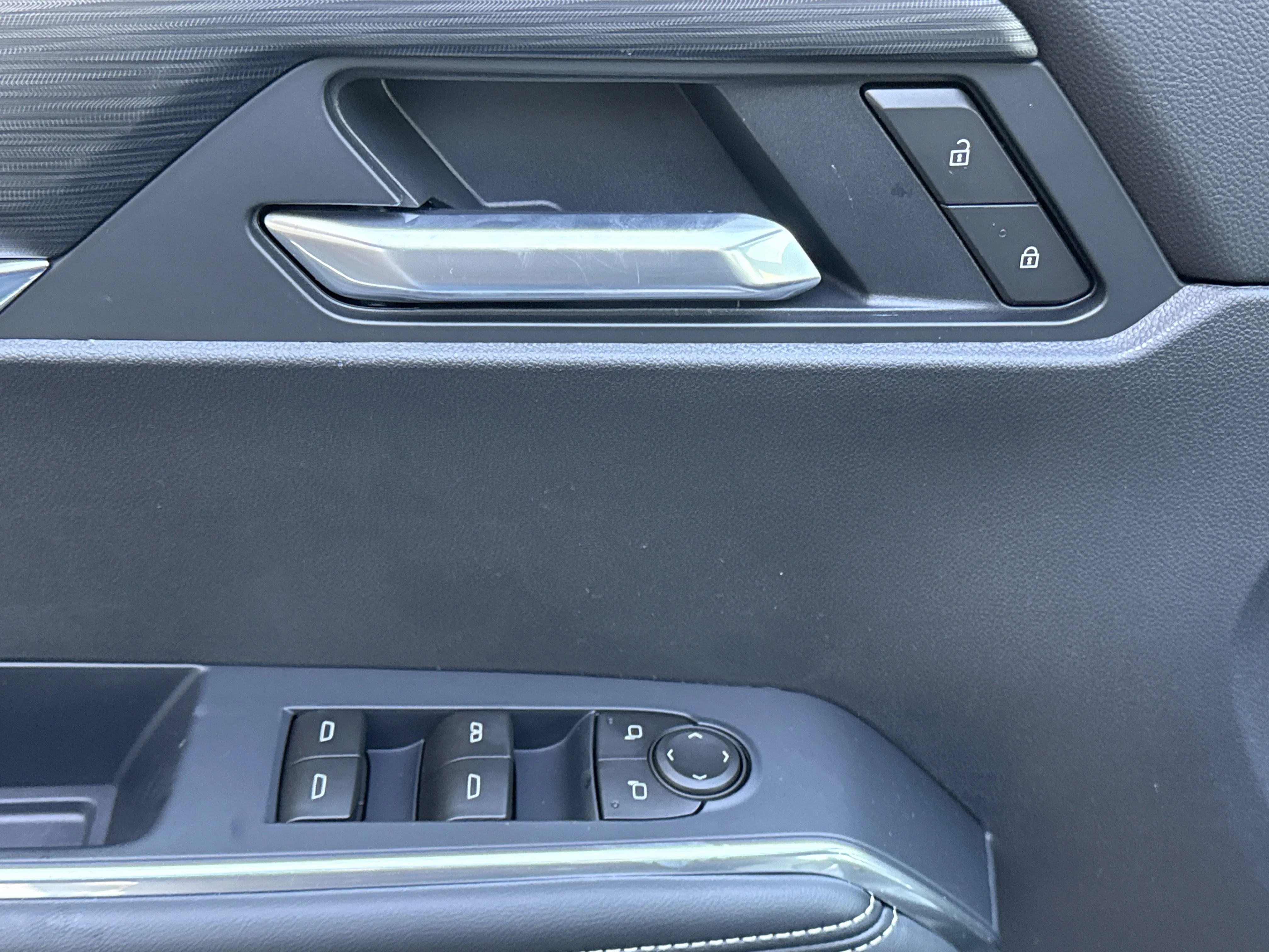 New 2026 Glacier White Tricoat GMC AWD Elevation image 19