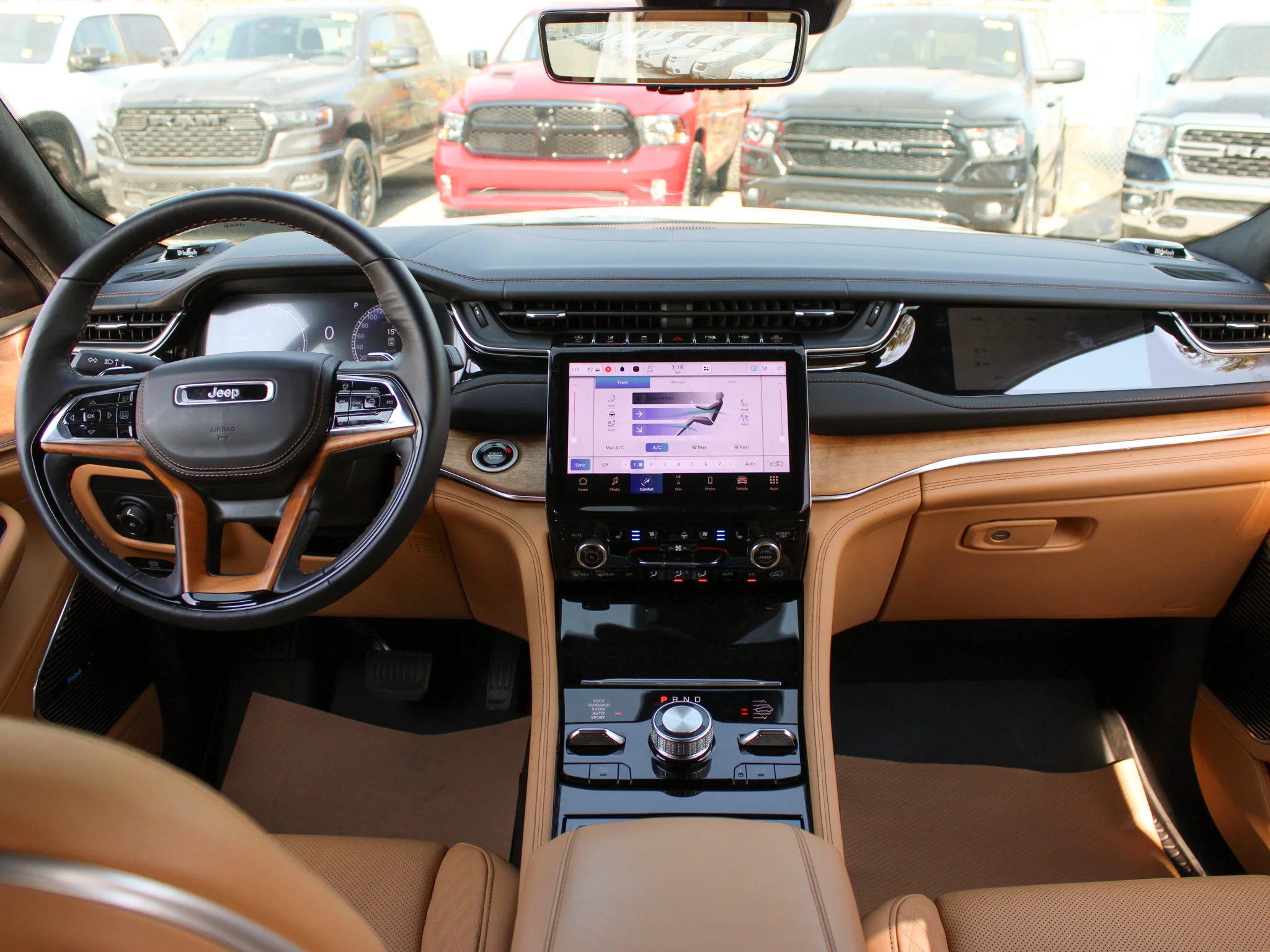 Used 2025 White Jeep Summit Reserve * No Accidents | Luxury SUV | Remote Start | Apple CarPlay image 4