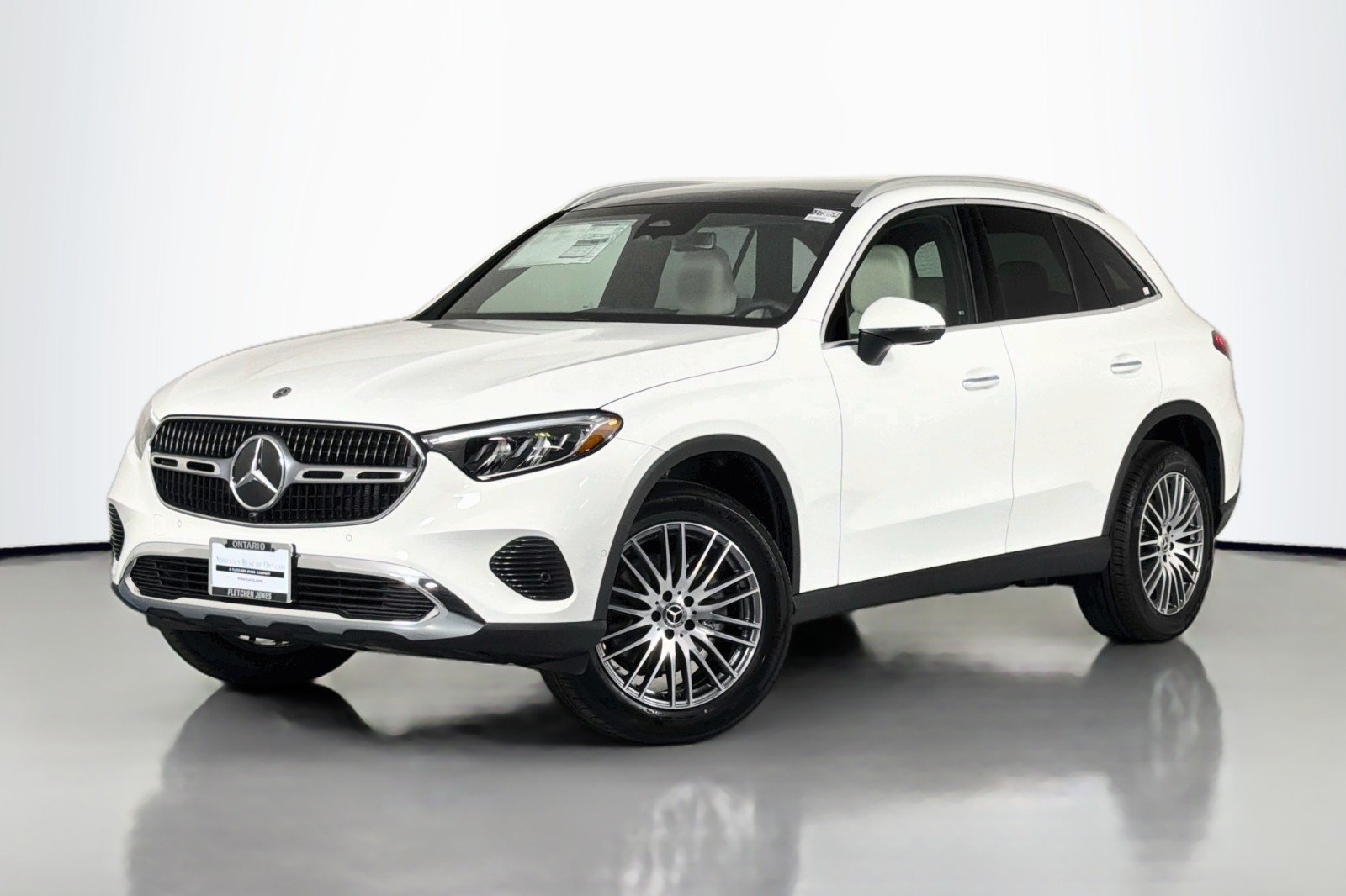 New 2026 Polar White Mercedes-Benz GLC 300 SUV image 1