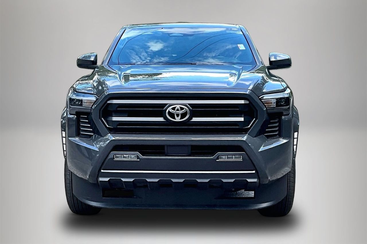 Used 2025  Toyota SR5 image 3