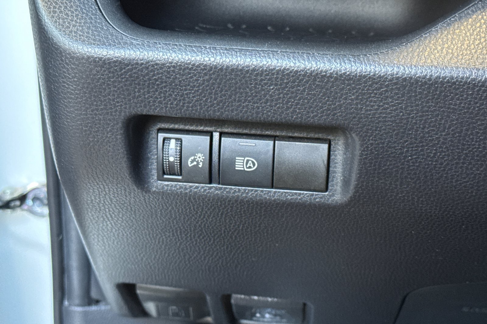Certified Used 2019 White Toyota XLE image 34