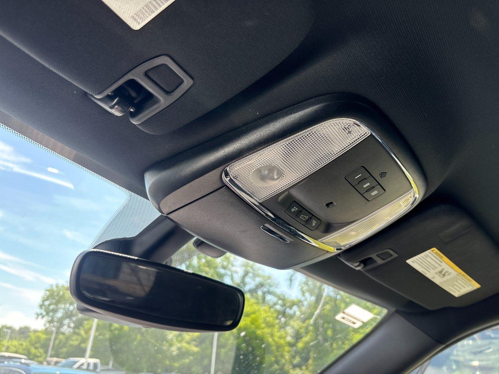 Used 2017 Granite Crystal Metallic Clearcoat Jeep Laredo image 29
