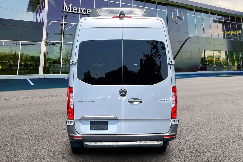 New 2026 High-tech silver metallic Mercedes-Benz Passenger 170 WB image 4