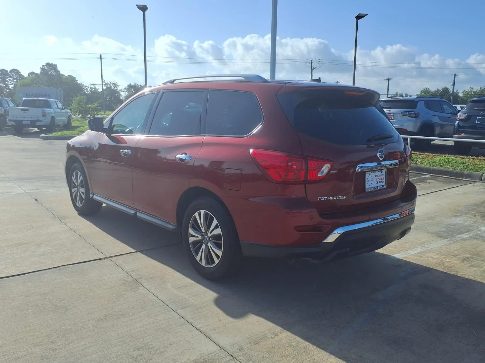 Used 2017 Nissan Pathfinder SV with VIN 5N1DR2MN8HC613479 for sale in Friendswood, TX