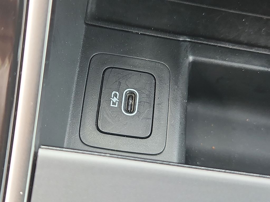 Used 2026 Fuji White Land Rover S image 24
