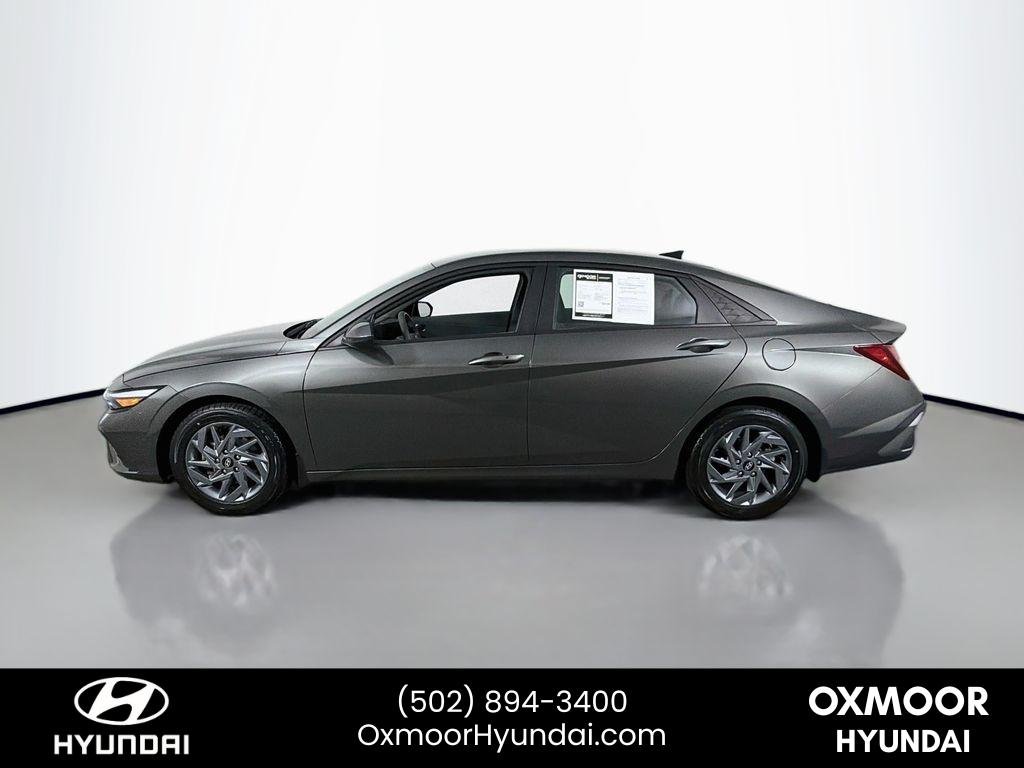 Used 2024 Amazon Gray Hyundai SEL image 4