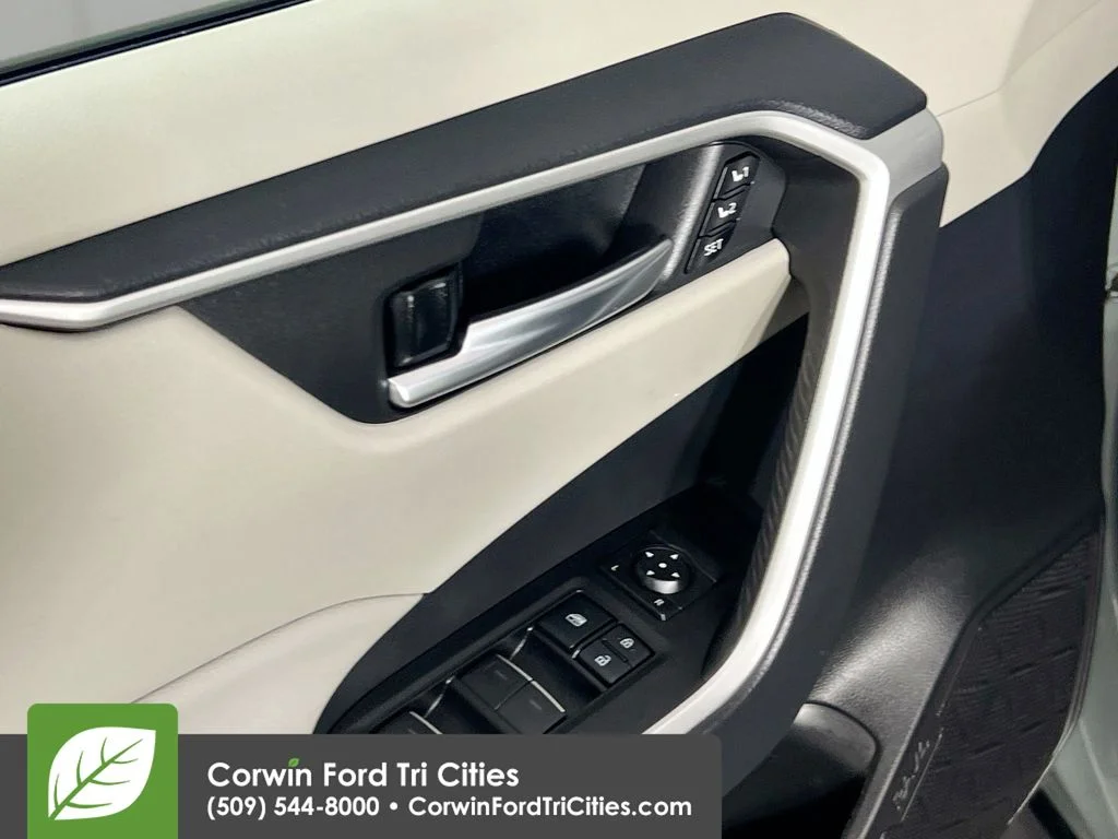 Used 2022 Gray Toyota XLE Premium image 12