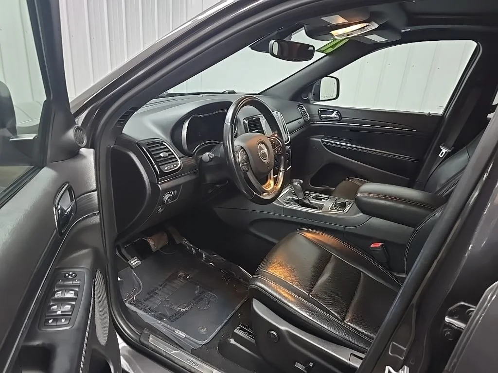 Used 2021 Gray Jeep Limited image 30