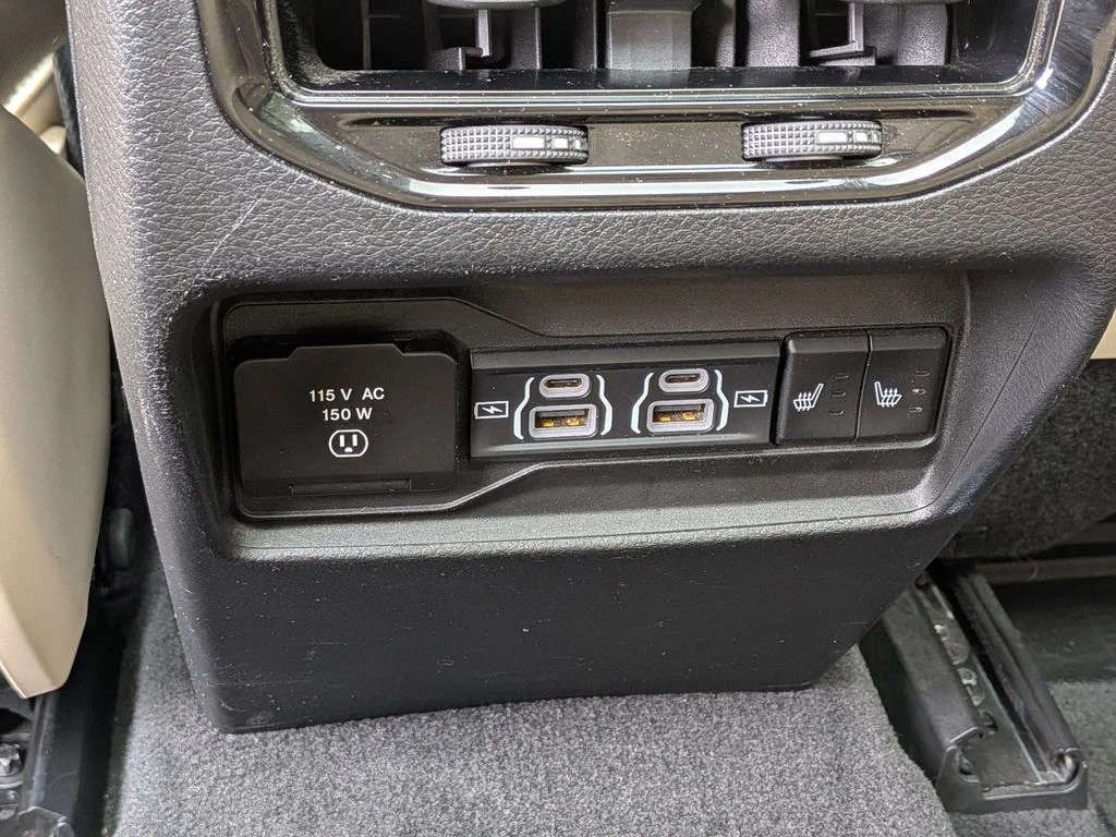 Used 2022 Black Jeep Limited image 27
