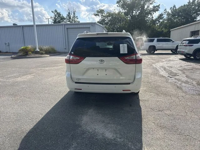 Used 2018 White Toyota XLE image 6