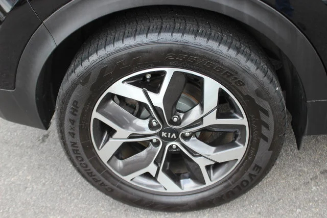 Used 2022 Red Kia EX image 36
