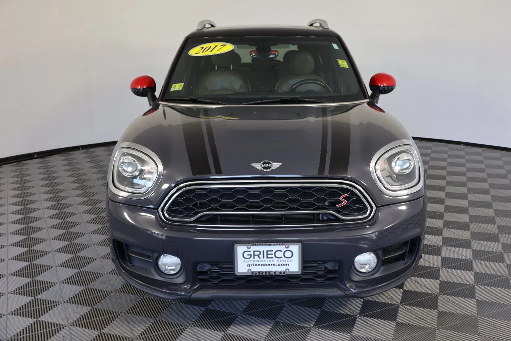 Used 2017 Thunder Gray Metallic MINI  image 3