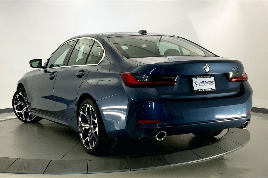 Used 2025 Arctic Race Blue Metallic BMW  image 9