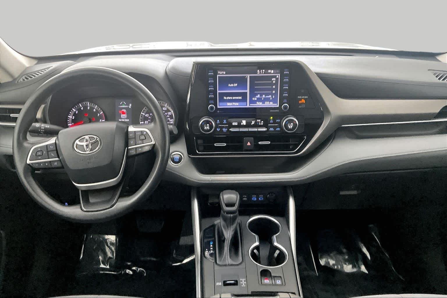 2022 Toyota Highlander L - Photo 16
