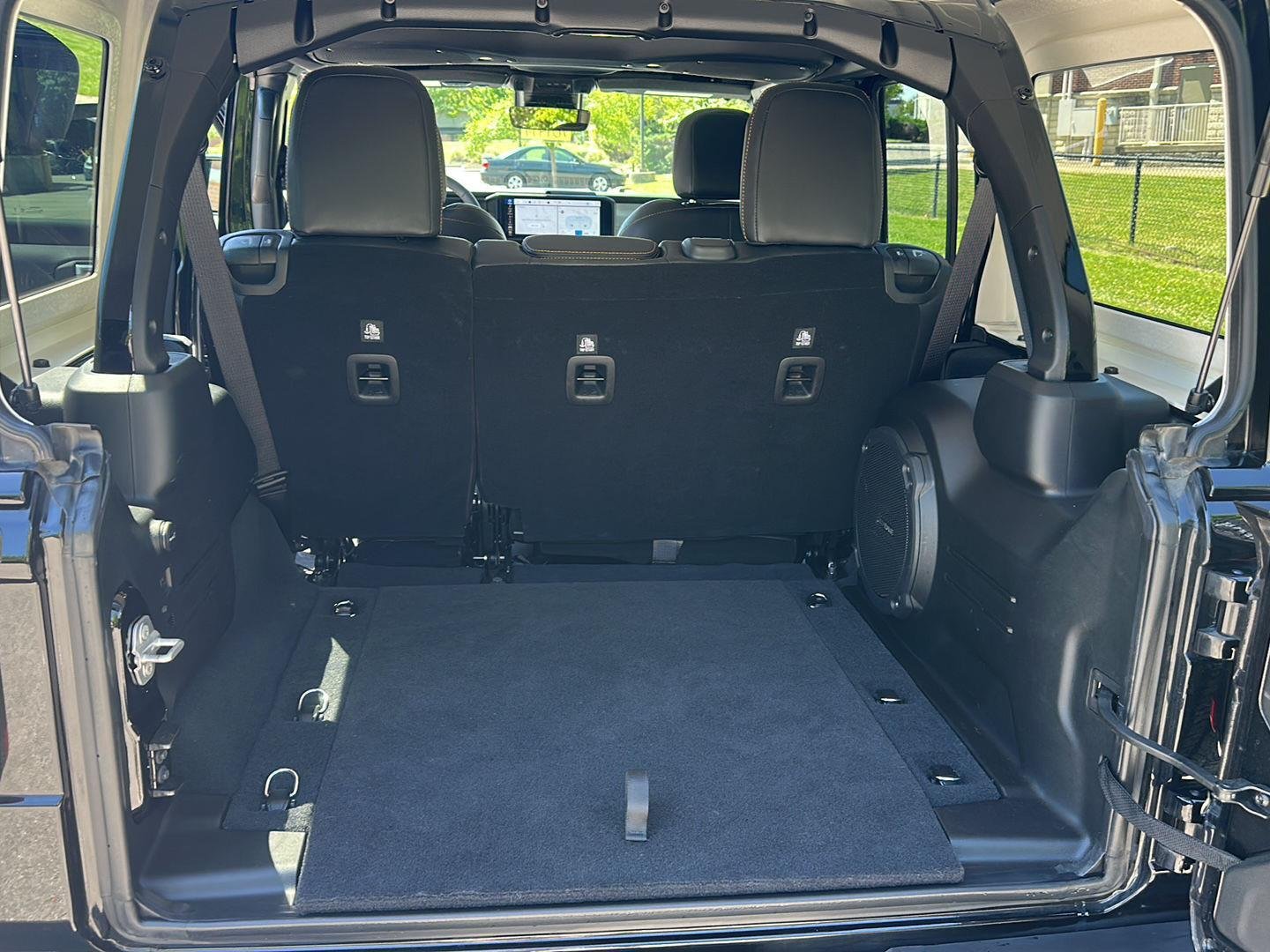Used 2024 Black Clearcoat Jeep Sahara image 27