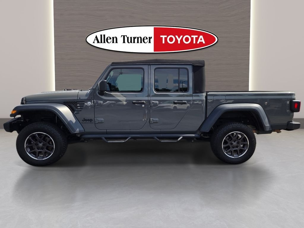 Used 2020 Gray Jeep Sport image 10