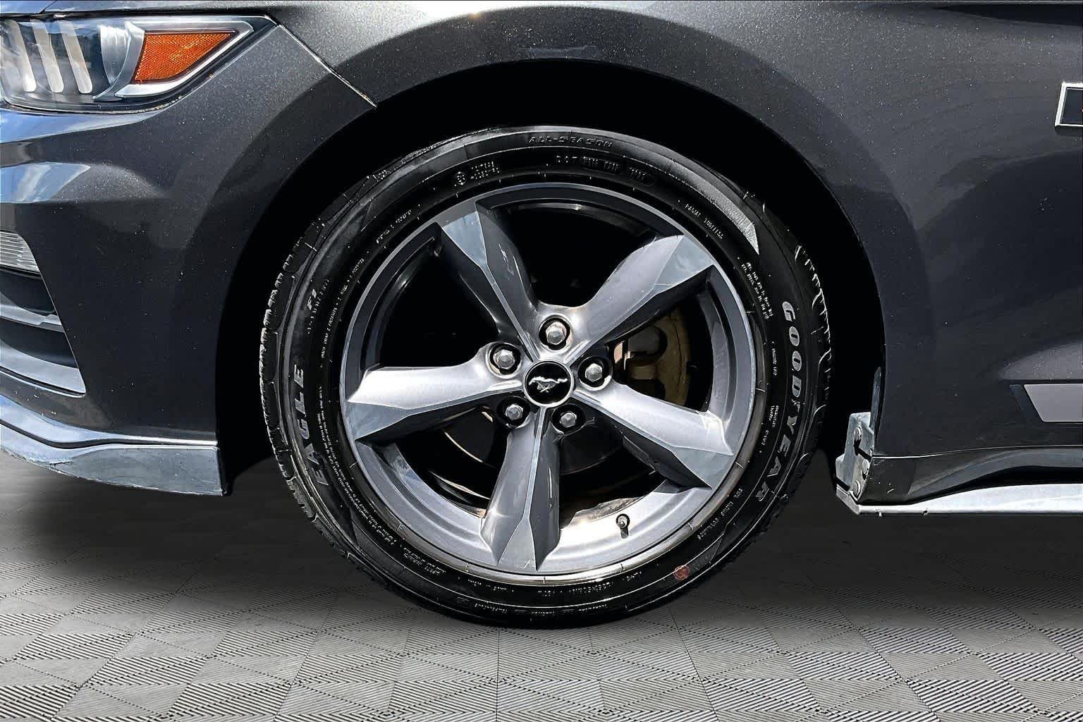 Used 2015 Magnetic Ford V6 image 11