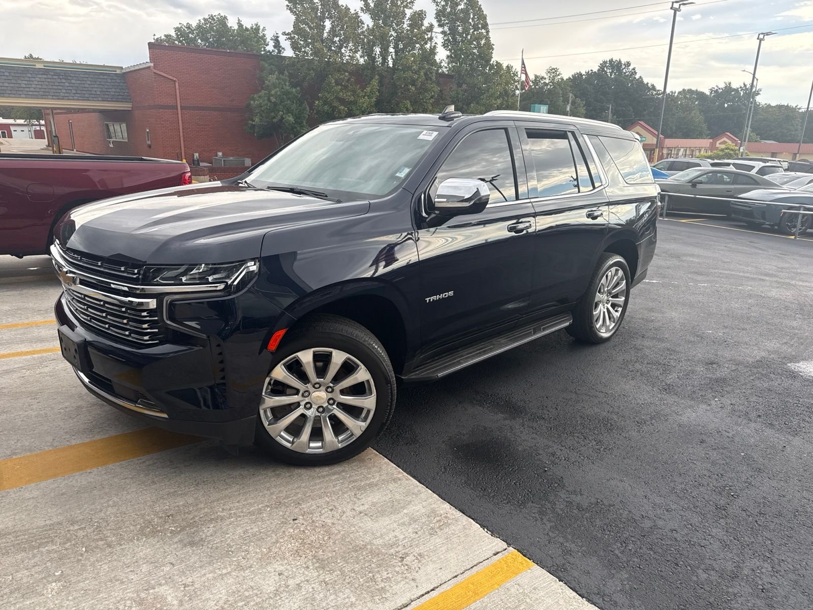 Used 2021 Chevrolet Tahoe Premier with VIN 1GNSKSKD9MR364313 for sale in Kansas City