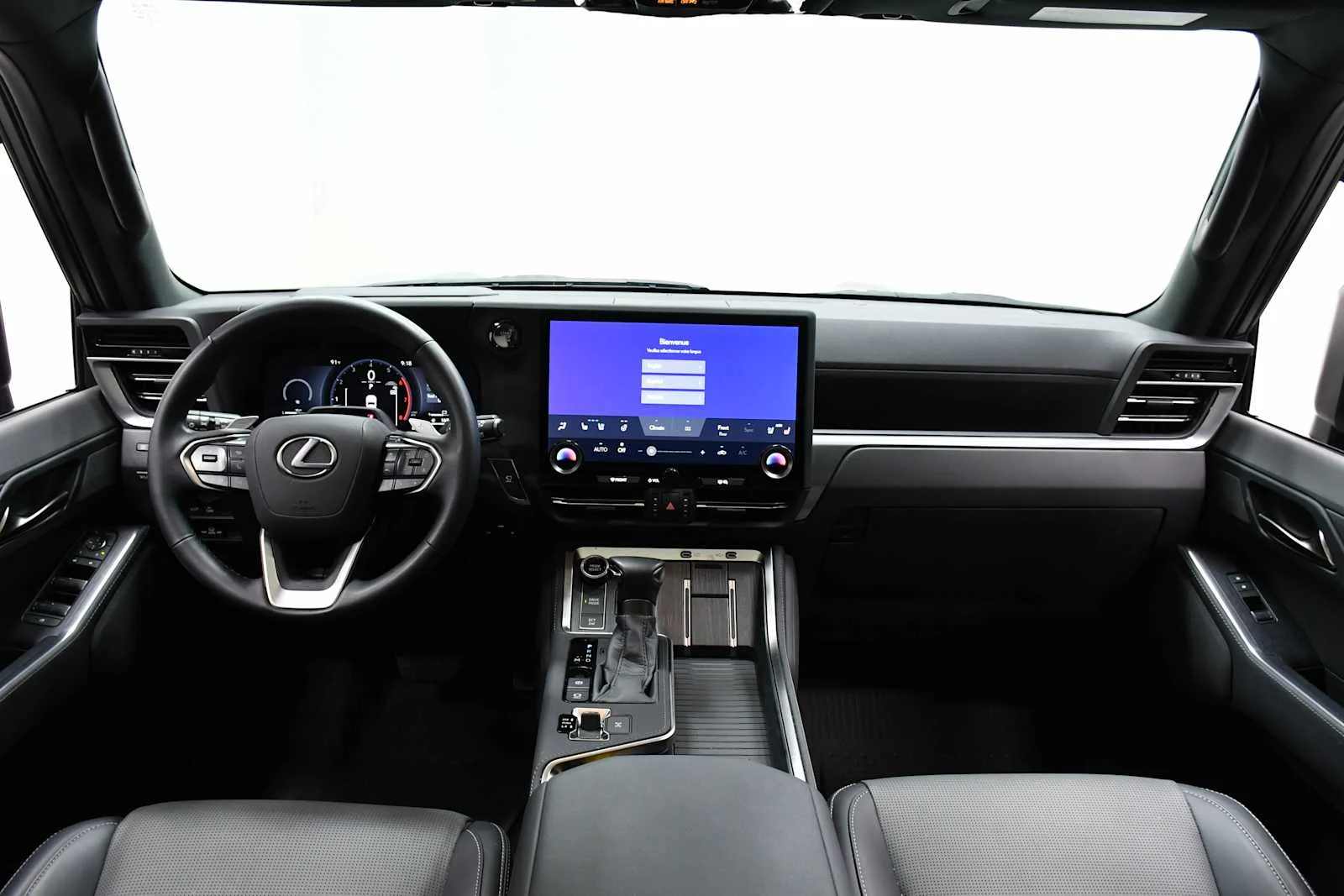 Certified Used 2025 CAVIAR Lexus Luxury+ image 17