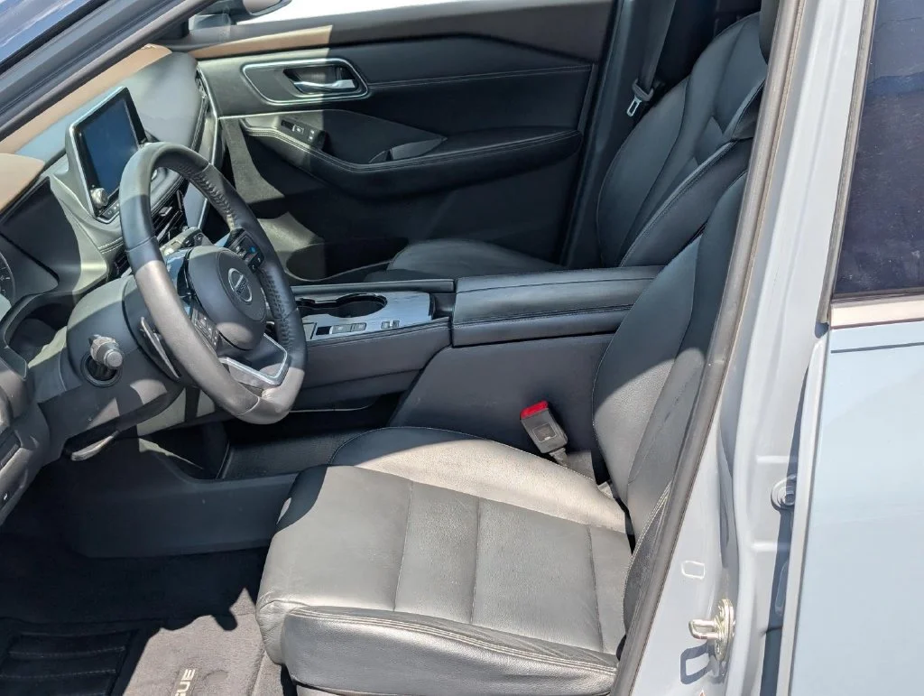 Used 2021 Boulder Gray Pear Nissan SL image 13