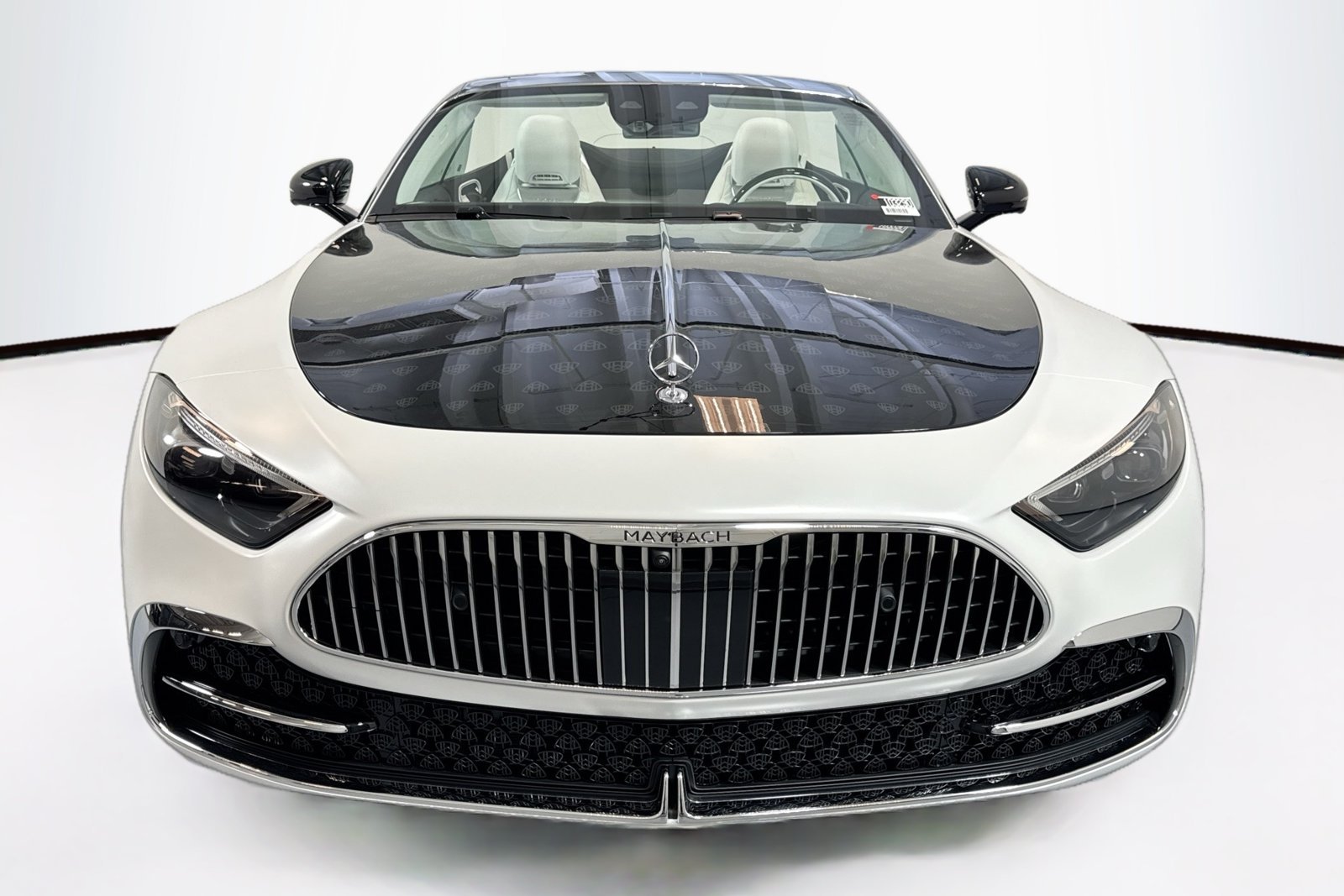 New 2026 Manufaktur Moonlight White Magno Mercedes-Benz Maybach SL 680 Monogram Series image 2