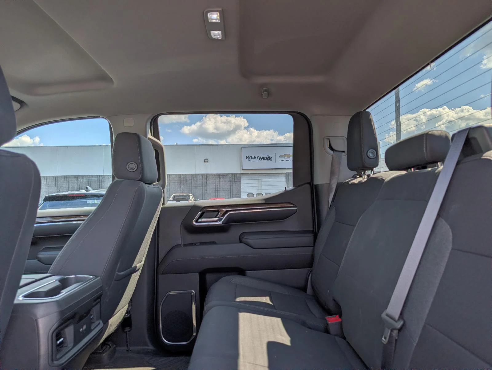 Used 2022 Northsky Blue Metallic Chevrolet LT Trail Boss image 9