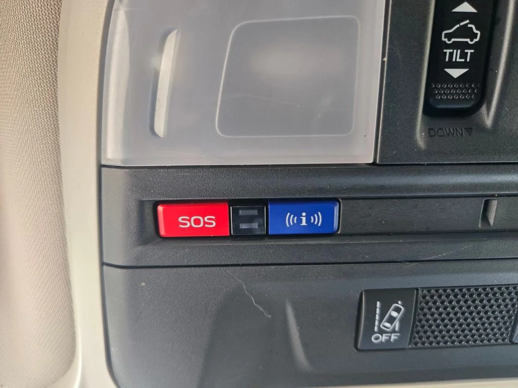 Used 2020 Gray Subaru Premium image 12