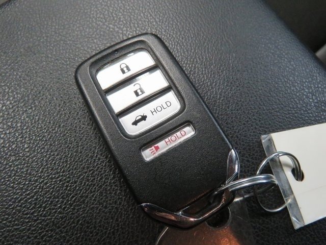 Used 2021 Lunar Silver Metallic Honda LX image 5