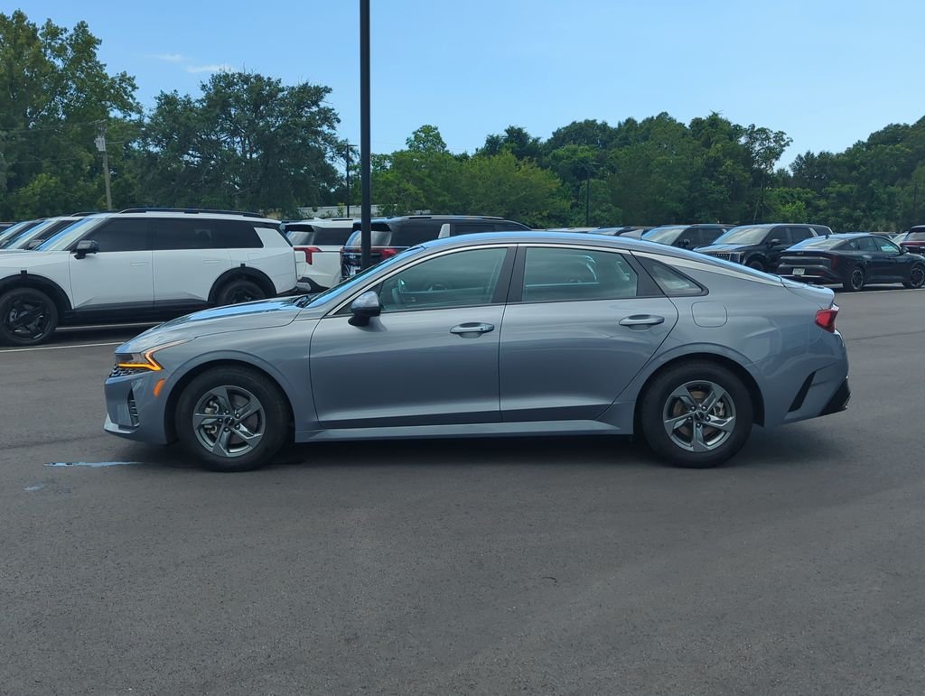 Used 2022 Silver Kia LXS image 4