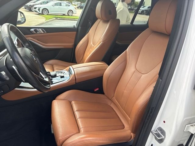 Used 2021 White BMW xDrive40i image 8