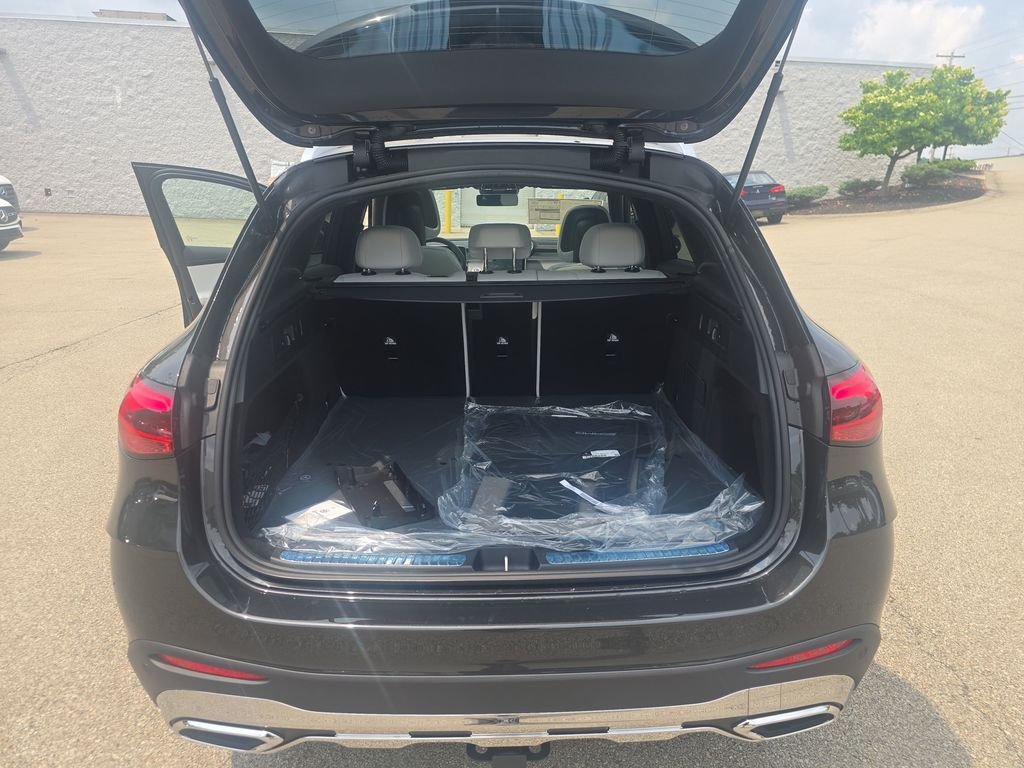 New 2026 Graphite Grey Metallic Mercedes-Benz GLC 300 image 30