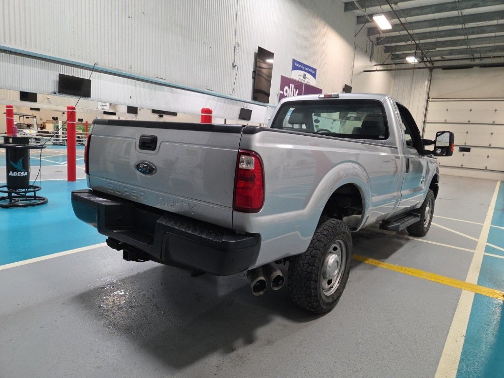 Used 2015 Magnetic Metallic Ford XL image 5