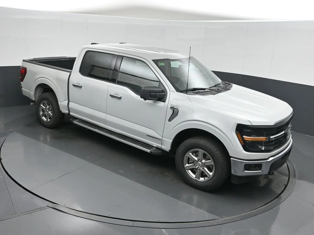 Used 2024 White Ford XLT image 25
