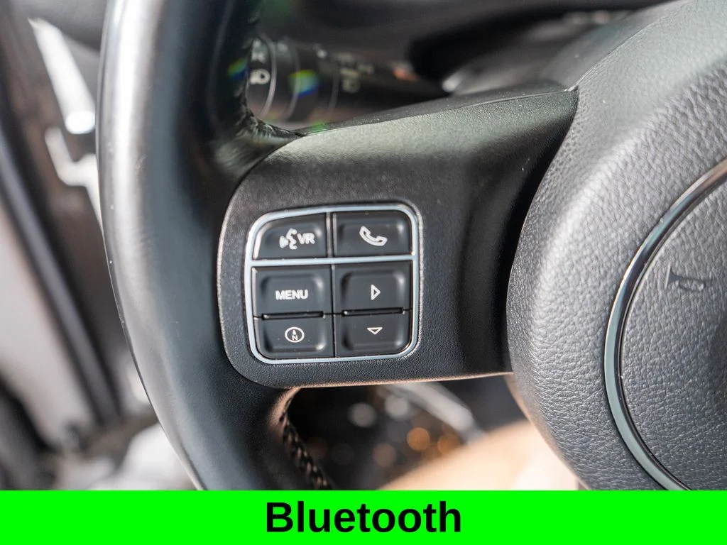 Used 2017 Silver Jeep Unlimited Sport image 15