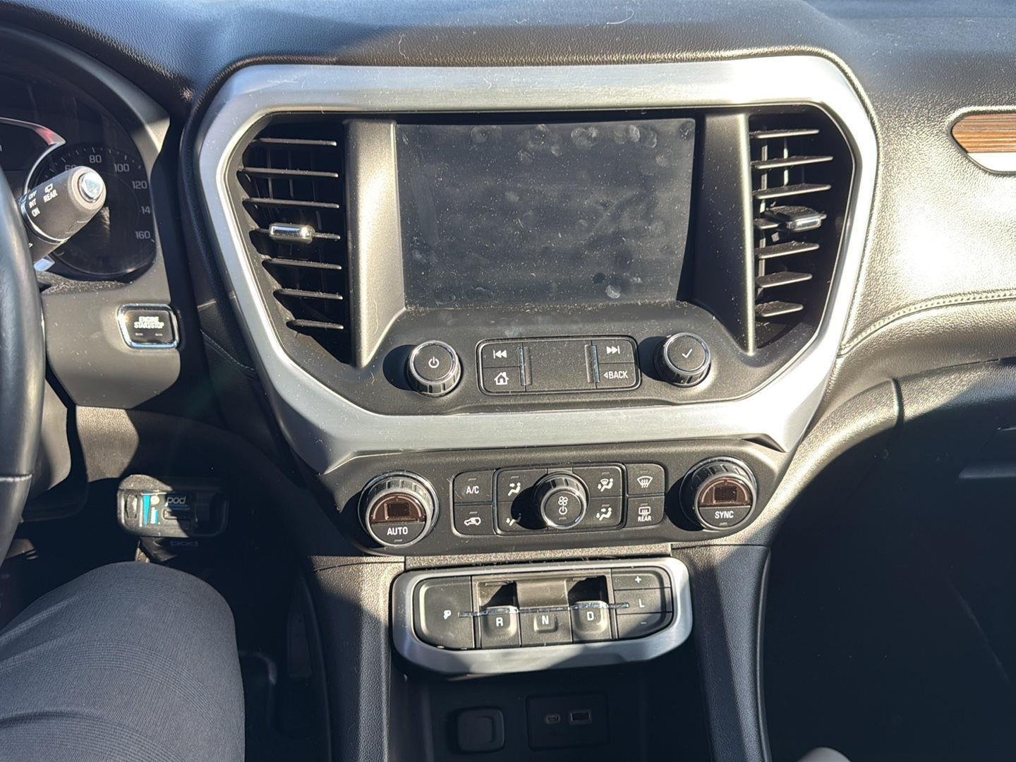 Used 2020 Smokey Quartz Metallic GMC SLE image 5