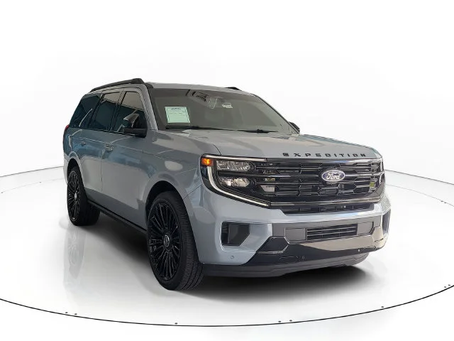 New 2027 Gray Metallic Ford Platinum image 3