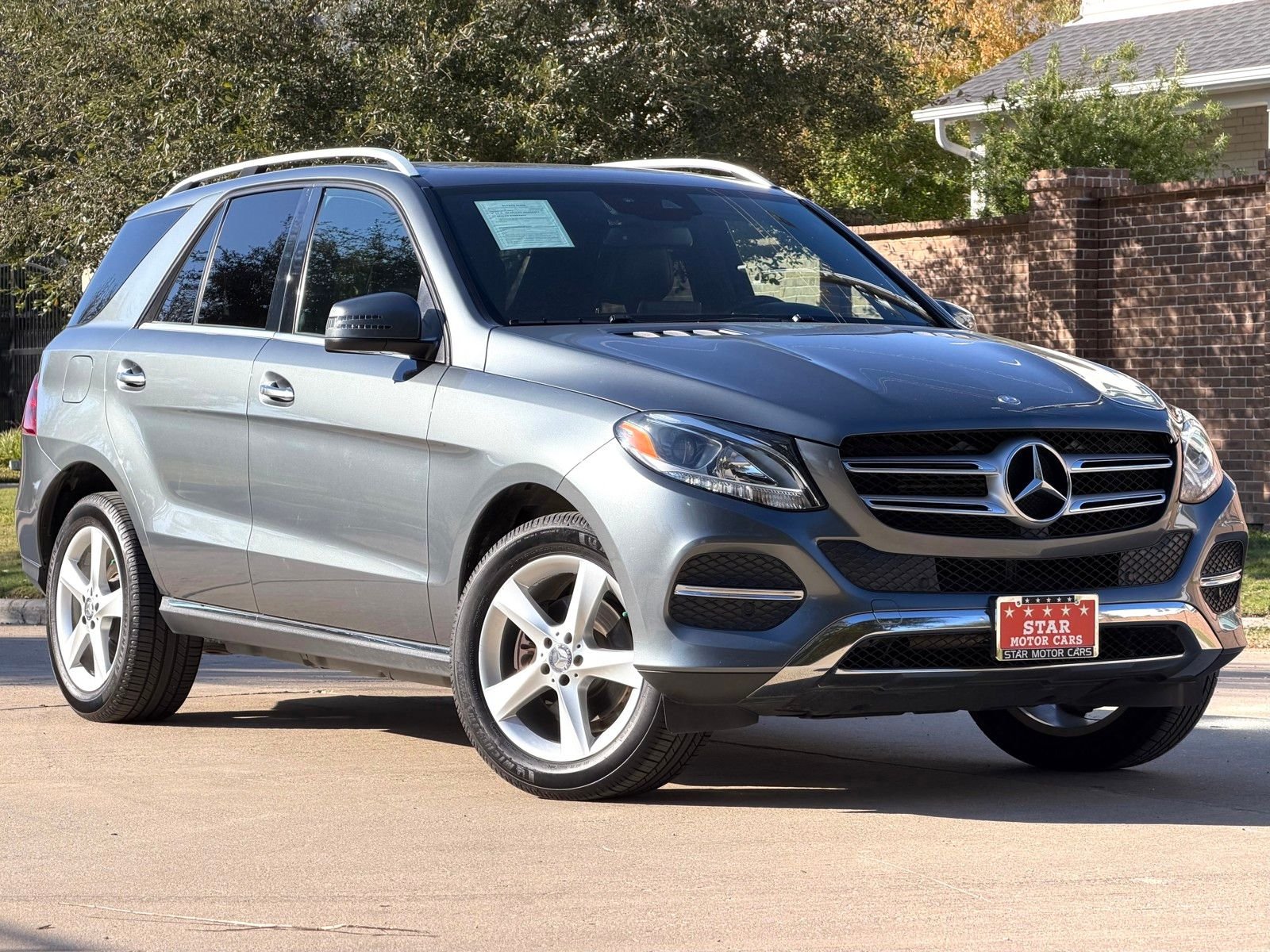 Used 2017 Gray Mercedes-Benz GLE 350 image 1
