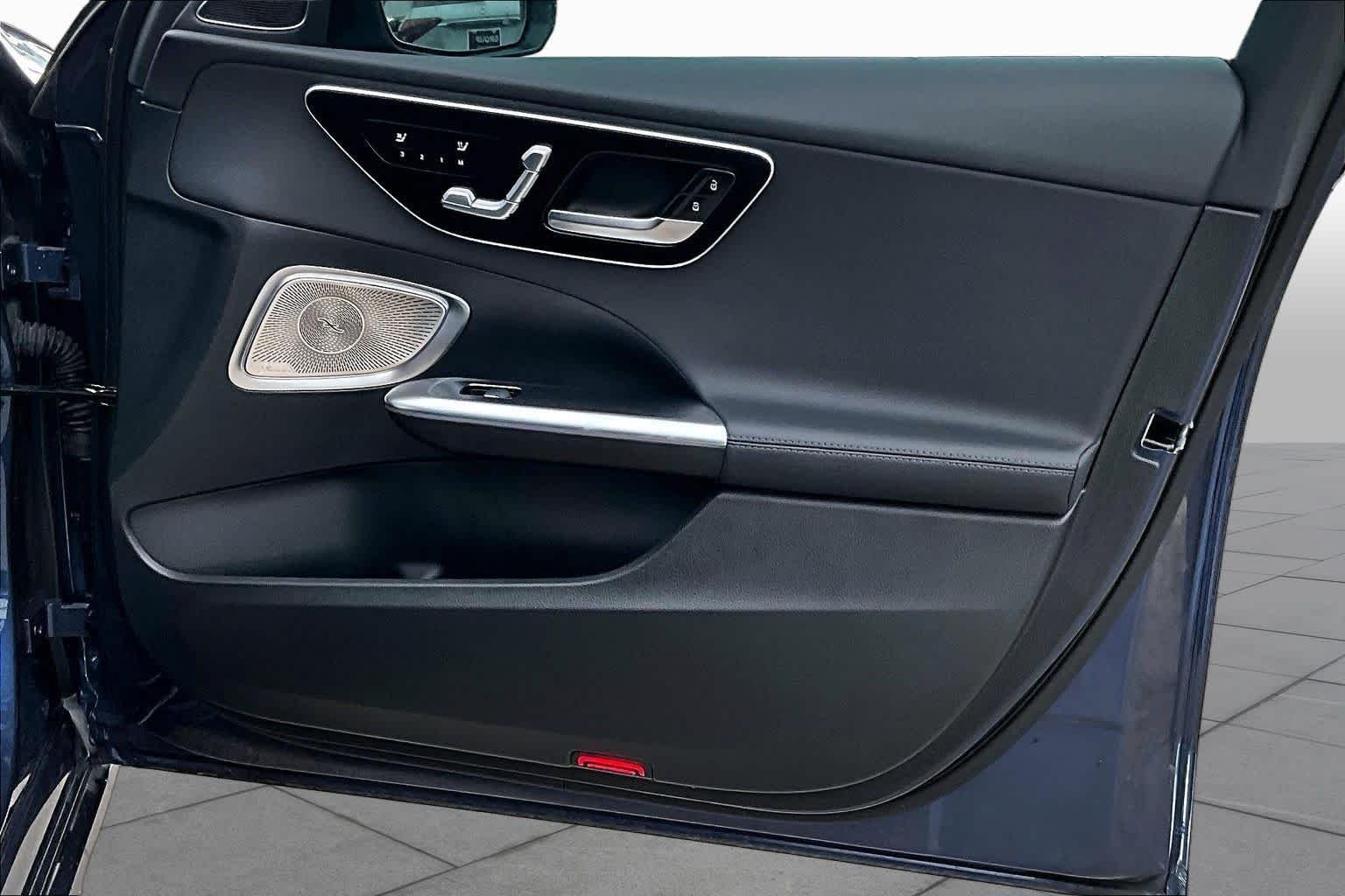 Used 2025 Twilight Blue Metallic Mercedes-Benz C 300 image 23